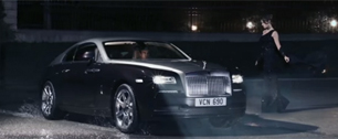 Картинка Легендарный автомобиль Rolls-Royce в "призрачной" рекламе