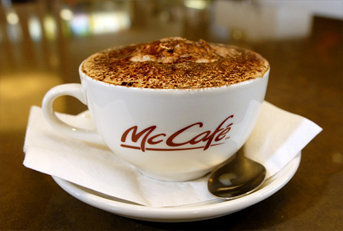 Картинка McDonald's будет продавать свой кофе под своим брендом в супермаркетах