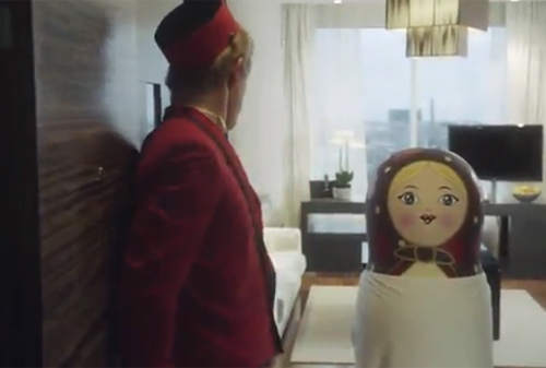 Картинка В эстонской рекламе российских туристов изобразили в виде бестолковых матрешек