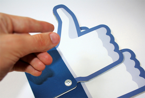 Картинка Facebook будет отслеживать «пиратский» контент пользователей