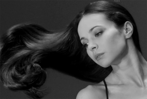 Картинка Диана Вишнева снялась в рекламе средств по уходу за волосами Kérastase