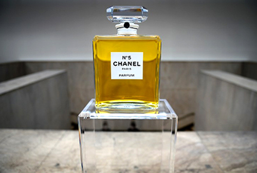 Картинка Духи Chanel №5 оказались под угрозой запрета