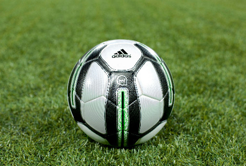 Картинка Adidas выпустил «умный» футбольный мяч