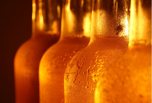 Картинка Производители натуральных алкогольных напитков просят снять запрет на рекламу