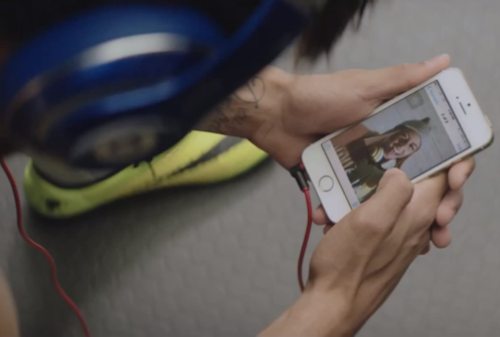 Картинка Beats добавила технику Apple в свою рекламу к чемпионату мира 2014