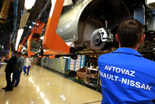 Картинка Renault-Nissan закрыл сделку по покупке контроля в «АвтоВАЗе»