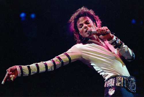 Картинка Майкл Джексон заработал после смерти $700 млн