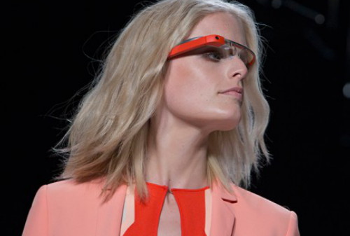 Картинка Владельцы Google Glass смогут управлять гаджетом силой мысли‏