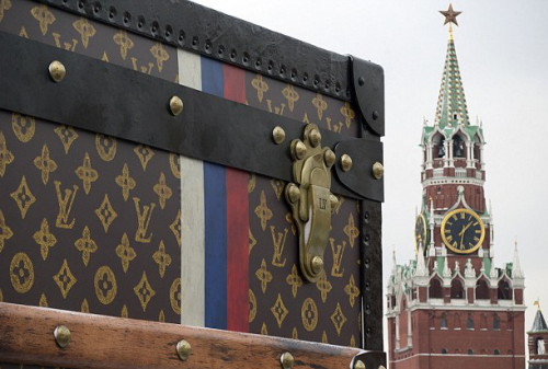 Картинка Louis Vuitton перестал получать прибыль в России
