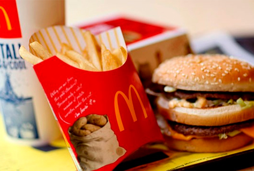 Картинка McDonald’s меняет имидж и открывает первый ресторан с официантами