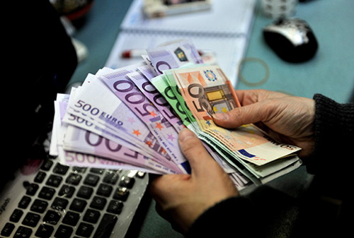 Картинка Доллар и евро снова дорожают после временного укрепления рубля