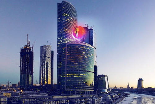 Картинка Московские власти демонтируют «Око Саурона», если сочтут его рекламой