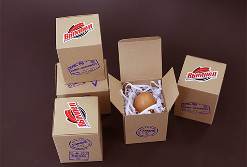 Картинка Топ-менеджерам Самары разослали куриные яйца для рекламы доставки 