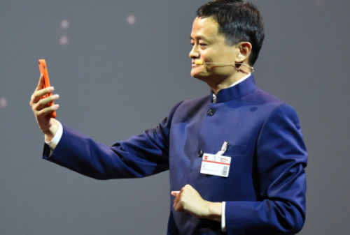 Картинка Alibaba научит владельцев смартфонов платить улыбкой