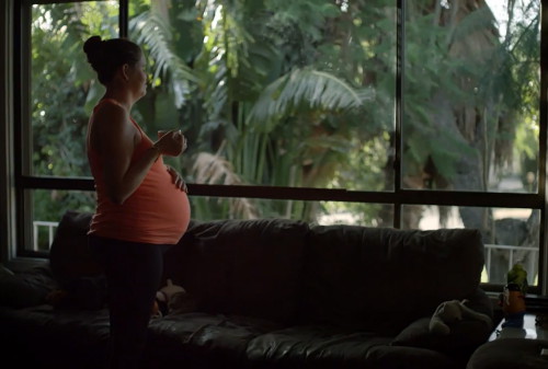 Картинка Австралиец увидел рождение сына через очки виртуальной реальности Samsung 