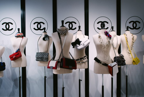 Картинка Chanel откроет собственный интернет-магазин в 2016 году