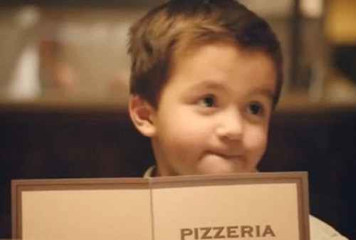 Картинка DM: в Италии разгорелся скандал из-за рекламы, в которой дети предпочли «Хэппи мил» пицце