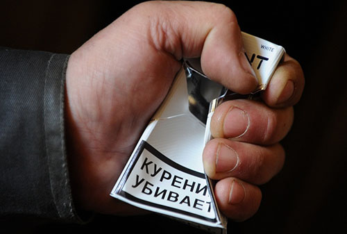 Картинка «Устрашающие» картинки могут появиться с обеих сторон пачек сигарет в России