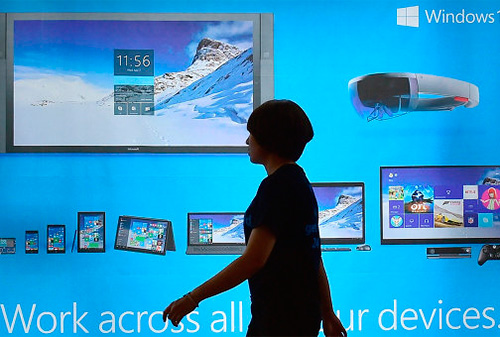 Картинка СМИ: Windows 10 шпионит за пользователями