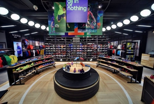 Картинка Adidas открыл интерактивный магазин