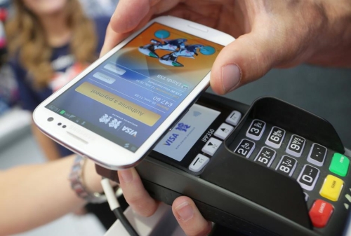 Картинка Qiwi и Visa запустили сервис бесконтактной оплаты с помощью смартфона