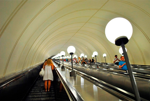 Картинка Реклама в московское метро вернется в январе 2017 года