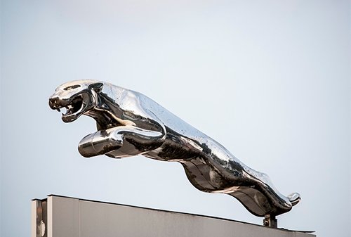 Картинка Mindshare запускает таргетированную наружную рекламу для нового Jaguar F-PACE