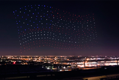 Картинка В Супербоул-шоу Леди Гаги в небе танцевали 300 дронов 