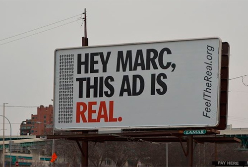 Картинка к Офис P&G окружили билбордами с троллингом директора по маркетингу компании