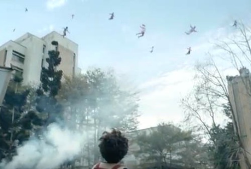 Картинка Danone в новой рекламе заставил китайских студентов летать над Шанхаем