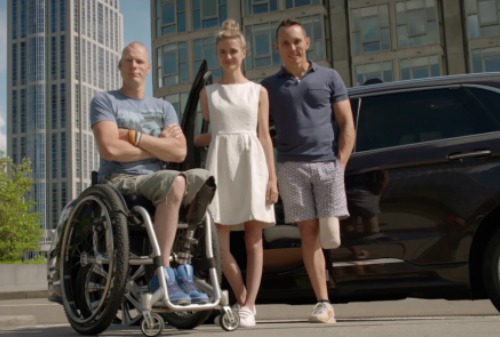 Картинка Ford предлагает бесплатное такси с водителями-инвалидами