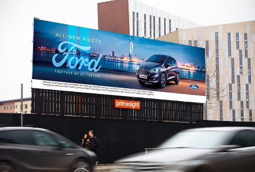 Картинка Ford соединил наружную и мобильную рекламу