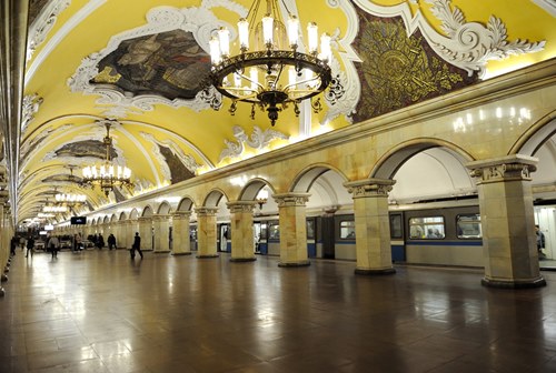 Картинка Суд постановил снизить цену рекламного контракта в московском метро на 1,3 млрд руб.