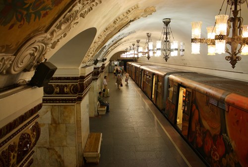 Картинка Московское метро расторгло договор с рекламным подрядчиком