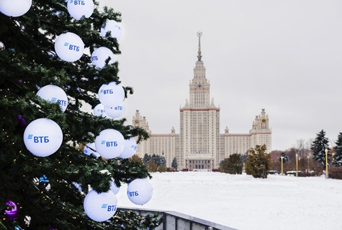 Картинка Банк ВТБ поручил «Игроник» новогоднее оформление Москвы