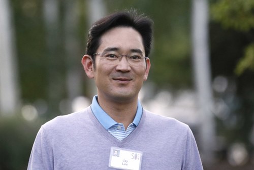Картинка Суд освободил из тюрьмы вице-президента Samsung