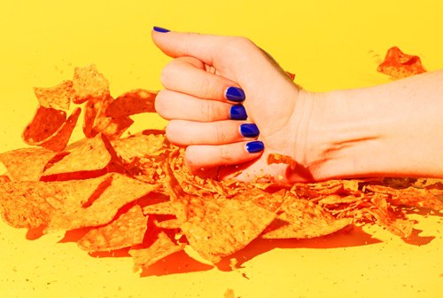 Картинка Doritos обвинили в сексизме за «женские» чипсы