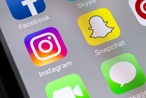 Картинка Instagram копирует функции видеозвонков у Snapchat