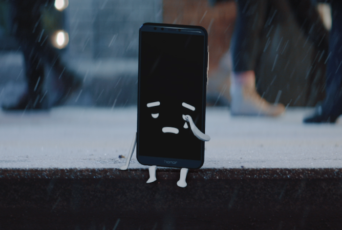 Картинка Бренд Honor выпустил ролик о потерявшемся смартфоне