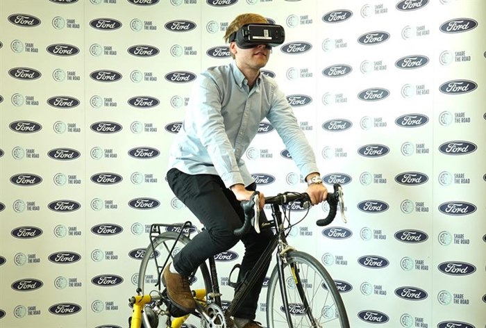 Картинка VR эксперимент Ford заставил 91% водителей и велосипедистов изменить свое поведение 