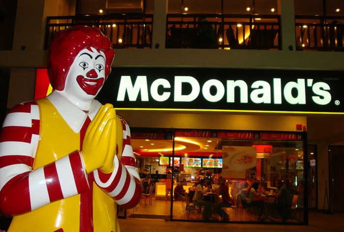 Картинка Выручка McDonalds в России сократилась впервые с 1999 года