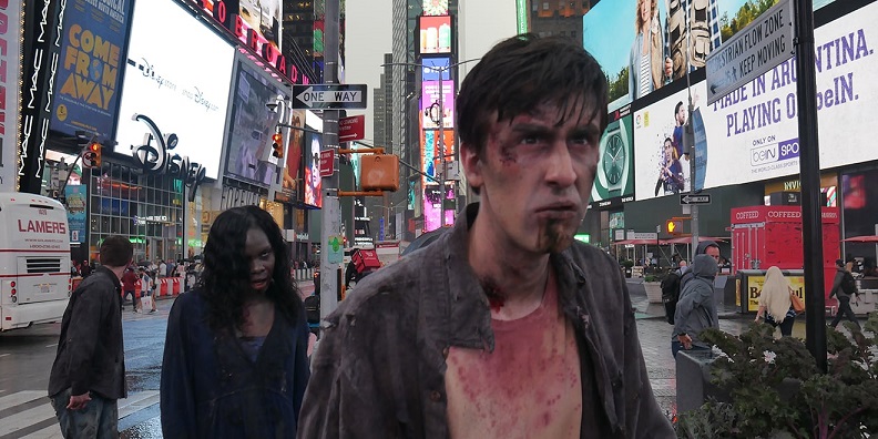 Картинка Зомби заполонят Нью-Йорк на Comic Con в рекламе нового сезона сериала «Ходячие мертвецы»