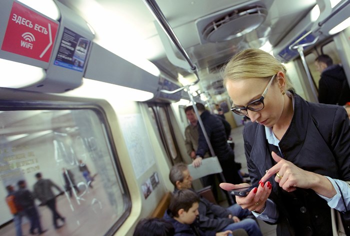 Картинка Опросы пользователей Wi-Fi в метро используют в рекламном таргетинге