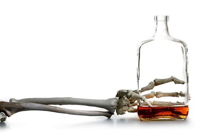 Картинка «Алкоголь убивает»: ФАС поддержала нанесение предостережений на бутылки спиртного