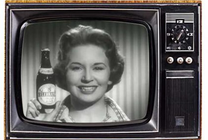Картинка Минкомсвязи поддержало возвращение рекламы пива на ТВ