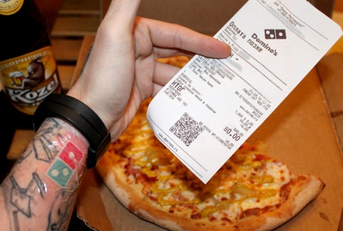 Картинка к Выигравшие «пожизненный» запас пиццы участники акции Dominoʼs будут сто лет платить за нее налог