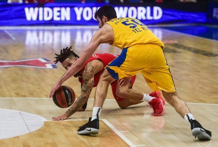 Картинка Баскетбольная Евролига может запретить рекламные стикеры на паркете