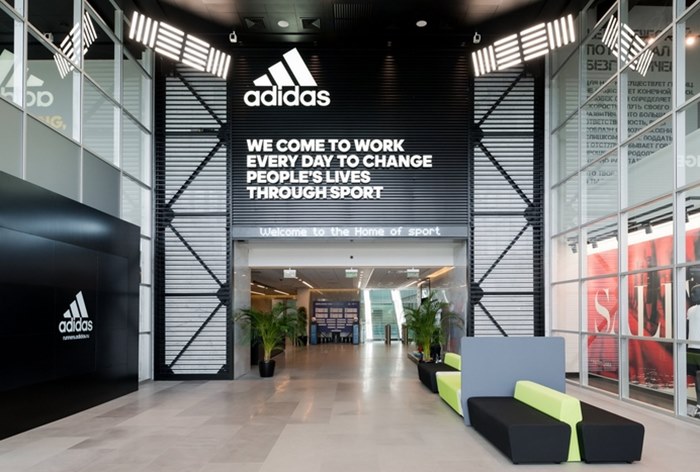 Картинка Главной причиной роста онлайн-продаж Adidas на 40% стала функция покупок в Instagram