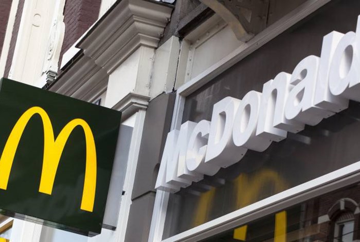 Картинка Сбербанк планирует запустить совместные отделения с McDonald’s