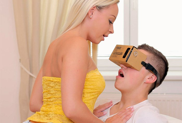 Картинка VR Bangers предложила пользователям записать домашнее порно «на будущее»